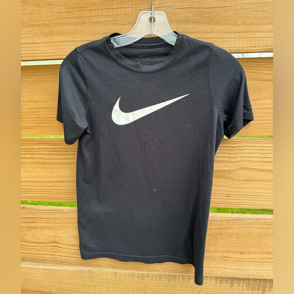 Nike Boys’ Dri-fit Tshirt Size Medium